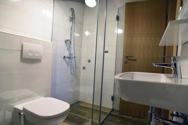 تختخواب و صبحانه Rooms Barba Niko Near Zagreb Airport