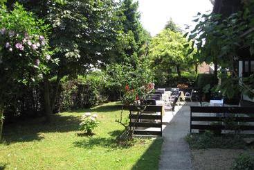 تختخواب و صبحانه Rooms Barba Niko Near Zagreb Airport