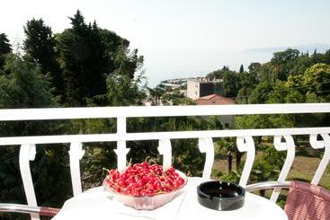 Bed & Breakfast Villa Klara