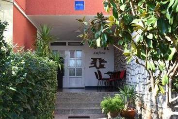 Hostel Amfora