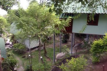 Отель Easy Life Bungalows