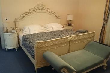 هتل Villa Ariston