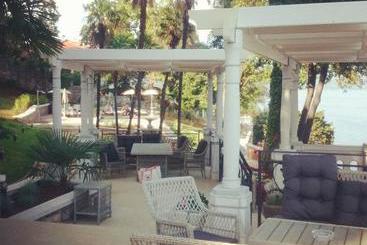 هتل Villa Ariston