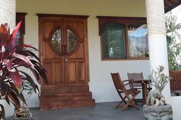 پانسیون Hibiscus House Pemuteran Bali