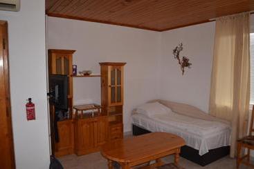 هتل Bravo 1 Apartments
