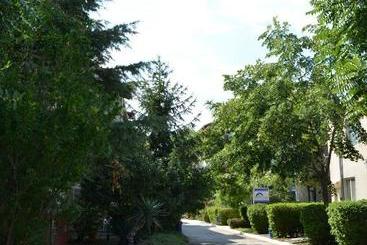 هتل Bravo 1 Apartments