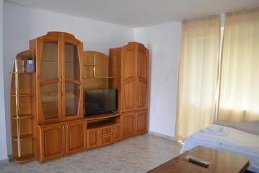 هتل Bravo 1 Apartments