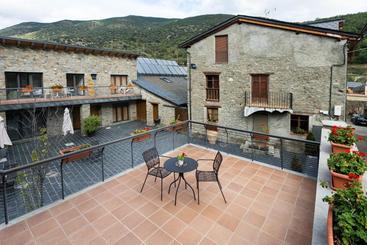 هتل Allotjament Rural Cal Miquel