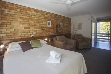 Shelly Beach Motel