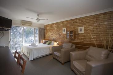 Shelly Beach Motel