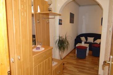 تختخواب و صبحانه Room Josip