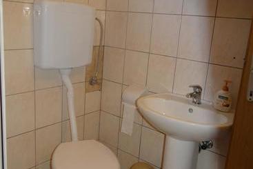 تختخواب و صبحانه Room Josip