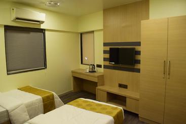 هتل Treebo Trip Meadow Inn