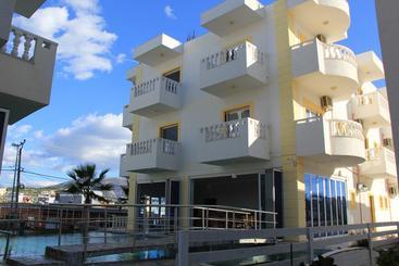 هتل Relax Apartments Ksamil