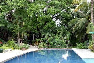 Samathi Lake Resort