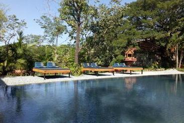 Samathi Lake Resort