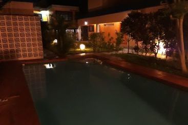 مبيت وإفطار Acacia Guest House