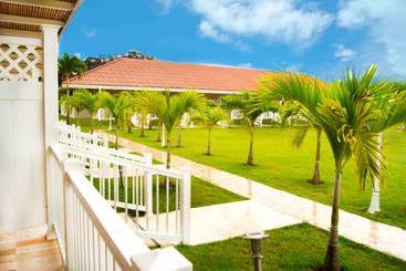 Bella Terra Laguna Azul Resort & Spa