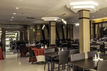 هتل Grand Sampit