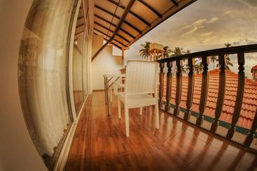 هتل White Rose Beach Resort