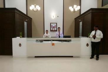 هتل Regenta Central Indore
