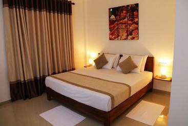 هتل Rohini Residence