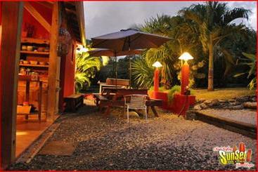 هاستل Sunset Surf Camp