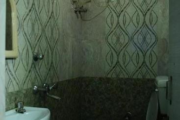 هتل Spot On 41885 Royal Heritage Guest House