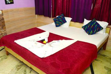 هتل Spot On 41885 Royal Heritage Guest House