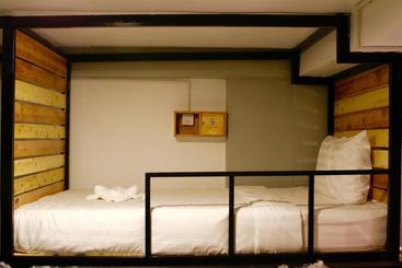 Oops Hostel