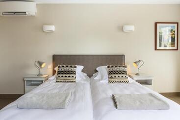 مبيت وإفطار Les Terrasses Du Luberon