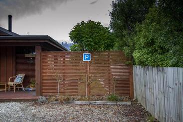 تختخواب و صبحانه Cosy Contemporary Hideaway