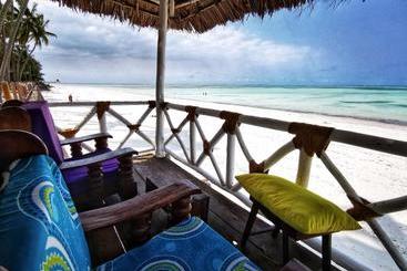 هتل Khulala Ocean Blue Bungalows