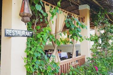 هتل Khulala Ocean Blue Bungalows