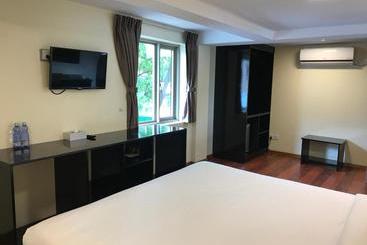Classic Rose Motel