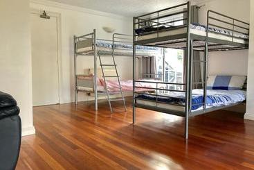 O Hostel