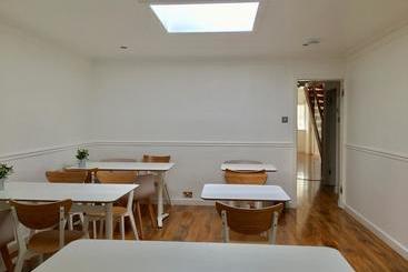 O Hostel