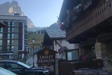 تختخواب و صبحانه Chalet Matterhorn Francois   Central Ski Chalet With Spa And Breakfast, 100mt Lift