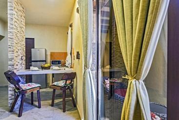 هتل Moon Dreams Villas El Jardin