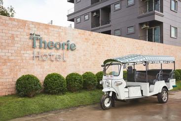 Theorie Hotel Sukhumvit 107 By Tolani  Sha Extra Plus - Banguecoque