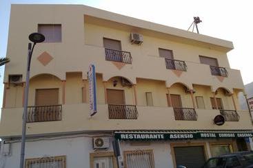 هاستل Hostal Asensio Nijar