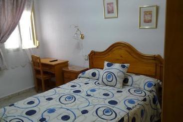 هاستل Hostal Asensio Nijar