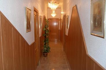 هاستل Hostal Asensio Nijar