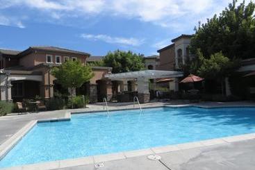 هتل Sacramento Guest Services