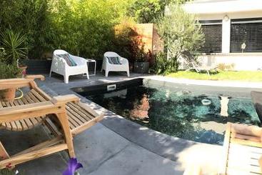 تختخواب و صبحانه Maison D Hôtes "l Atelier"