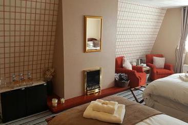 تختخواب و صبحانه Keeru S Guest House