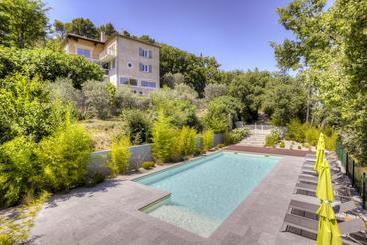مبيت وإفطار La Bastide Perchée