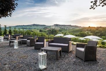 مبيت وإفطار Villa Gremì   Castiglione Falletto