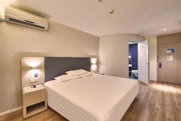 هتل Hanting  Xi An Fengdong Xincheng Houweizhai