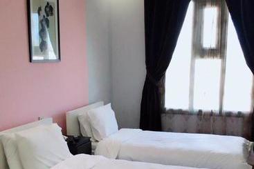 هتل Safari House Suite